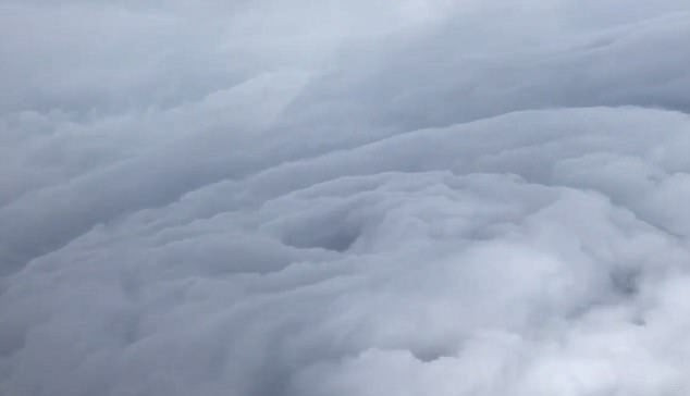 Βίντεο που κόβει την ανάσα: Η τεράστια καταστροφική δύναμη του τυφώνα Ίρμα από ψηλά
